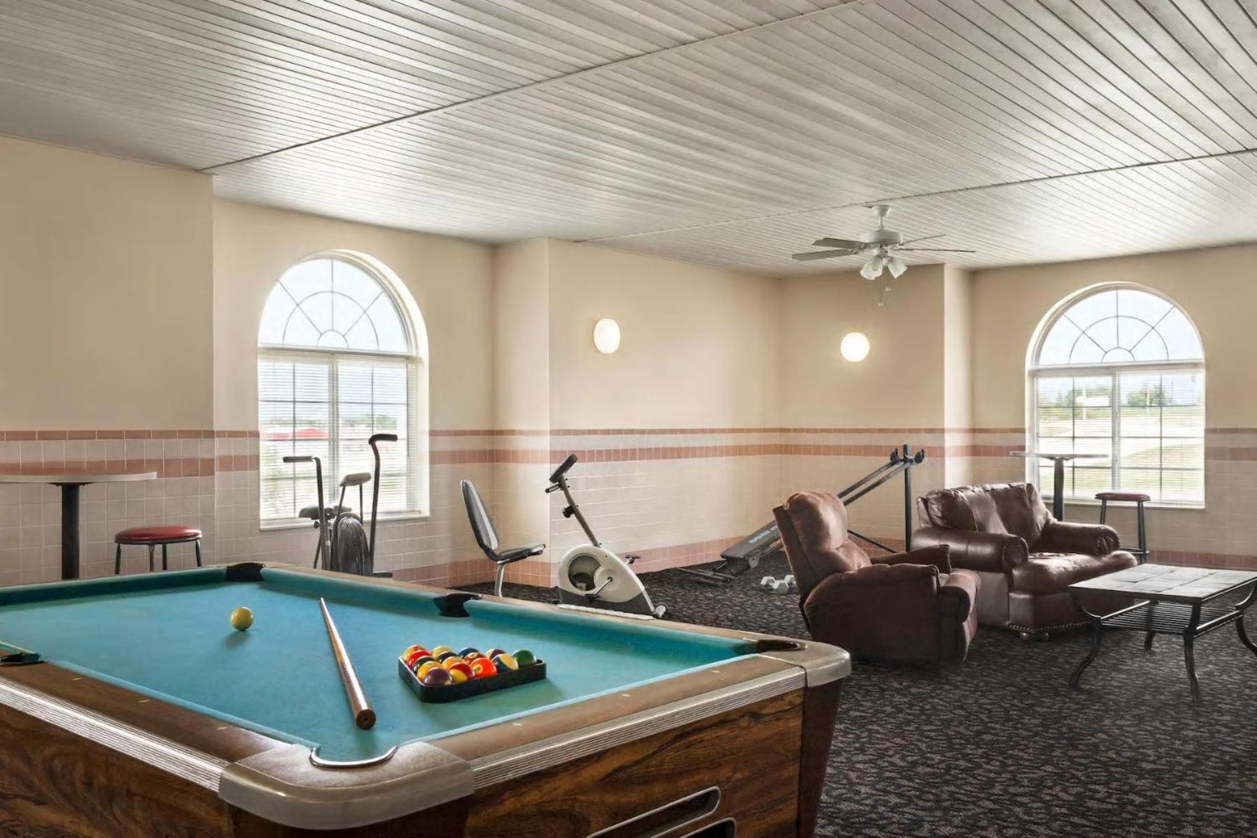 Travelodge By Wyndham Fort Scott Extérieur photo