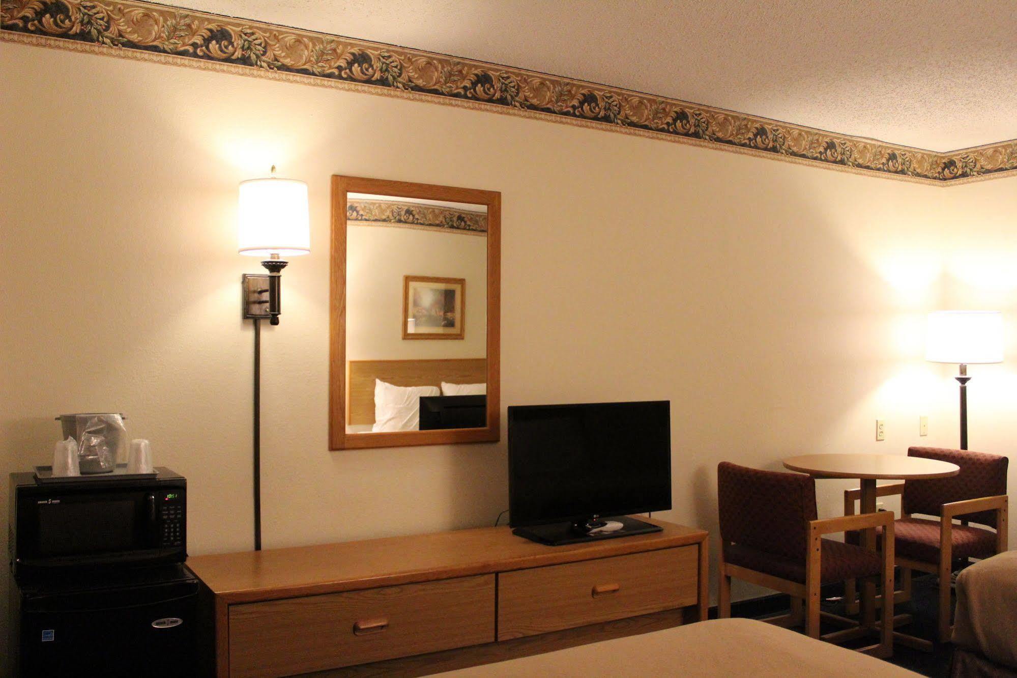 Travelodge By Wyndham Fort Scott Extérieur photo