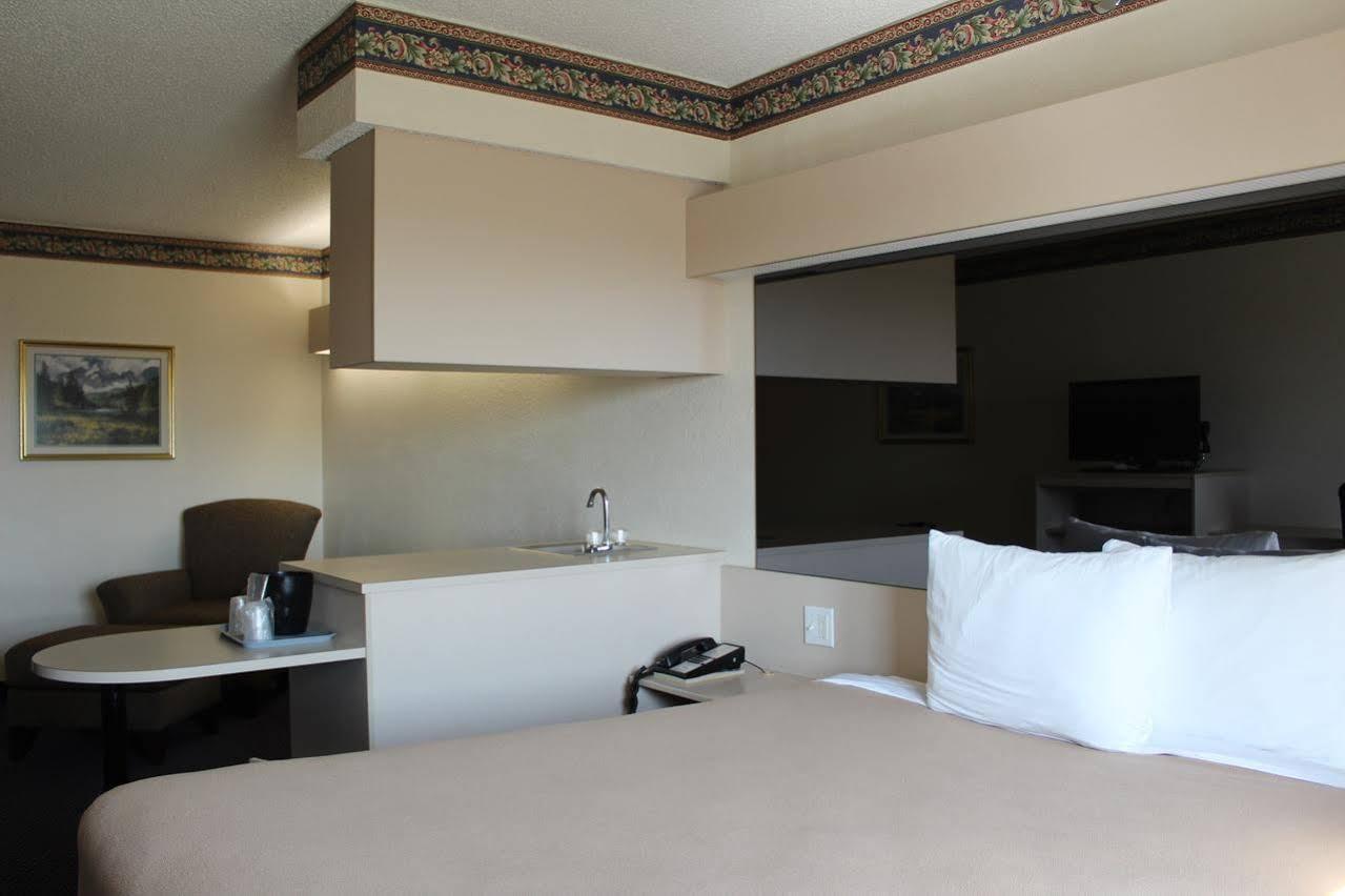 Travelodge By Wyndham Fort Scott Extérieur photo