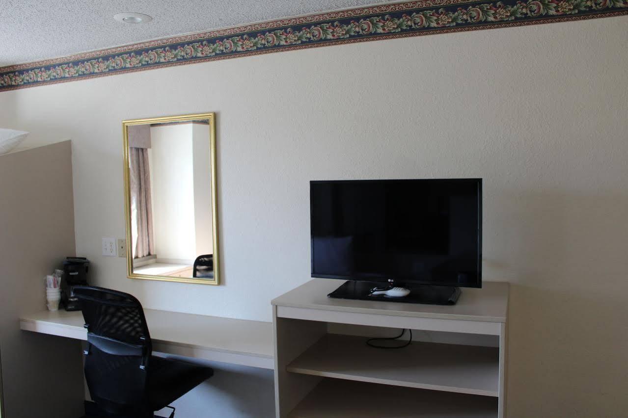 Travelodge By Wyndham Fort Scott Extérieur photo