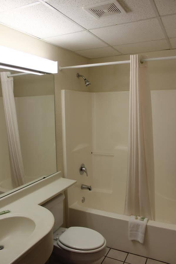 Travelodge By Wyndham Fort Scott Extérieur photo