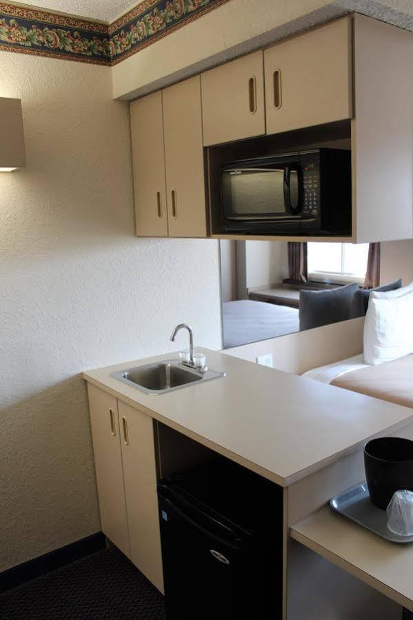 Travelodge By Wyndham Fort Scott Extérieur photo